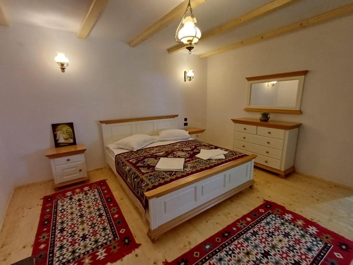 Casuta Din Valea Regilor Villa Gradistea de Munte Luaran gambar