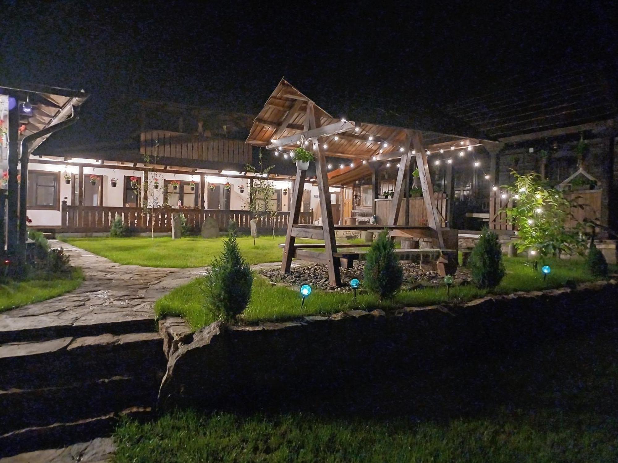 Casuta Din Valea Regilor Villa Gradistea de Munte Luaran gambar