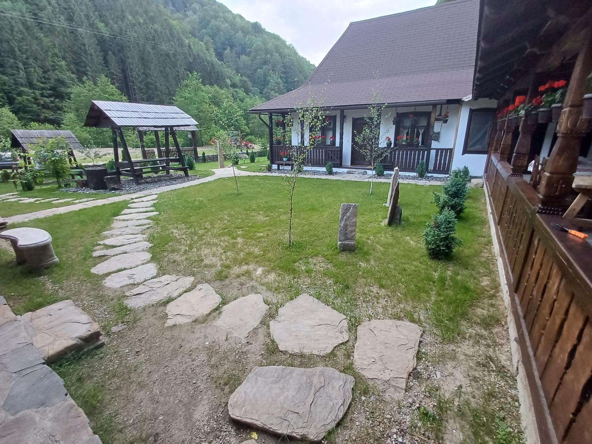 Casuta Din Valea Regilor Villa Gradistea de Munte Luaran gambar